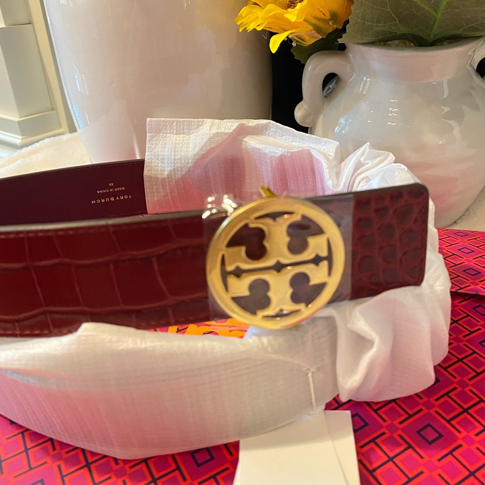 ✨NEW✨Tory Burch 1 1/2" EMBOSSED DOUBLE 'T' BELT